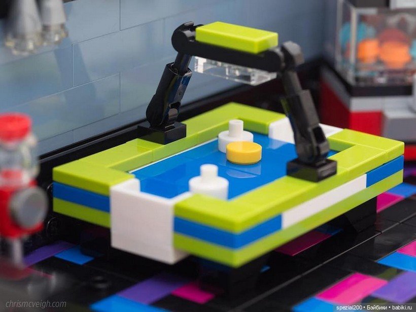 Ретро-интерьеры из LEGO от Криса МакВея (фото 9)
