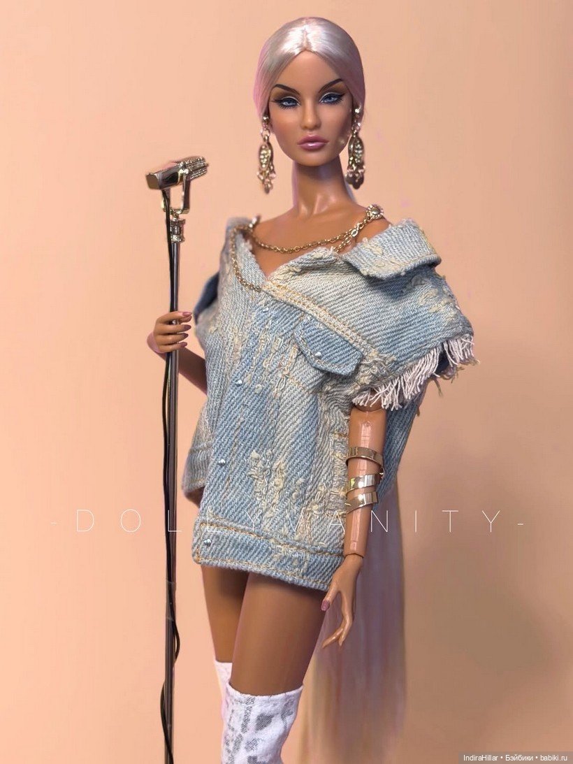 Роскошная Райна в объективе Dolly Vanity