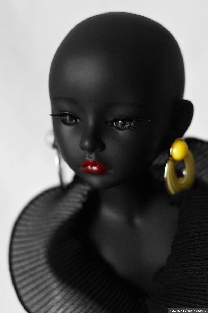 Амани: почти чёрно-белое — Куклы Ruby Red (Руби Ред) Fashion Friends: Siblies (фото 6)