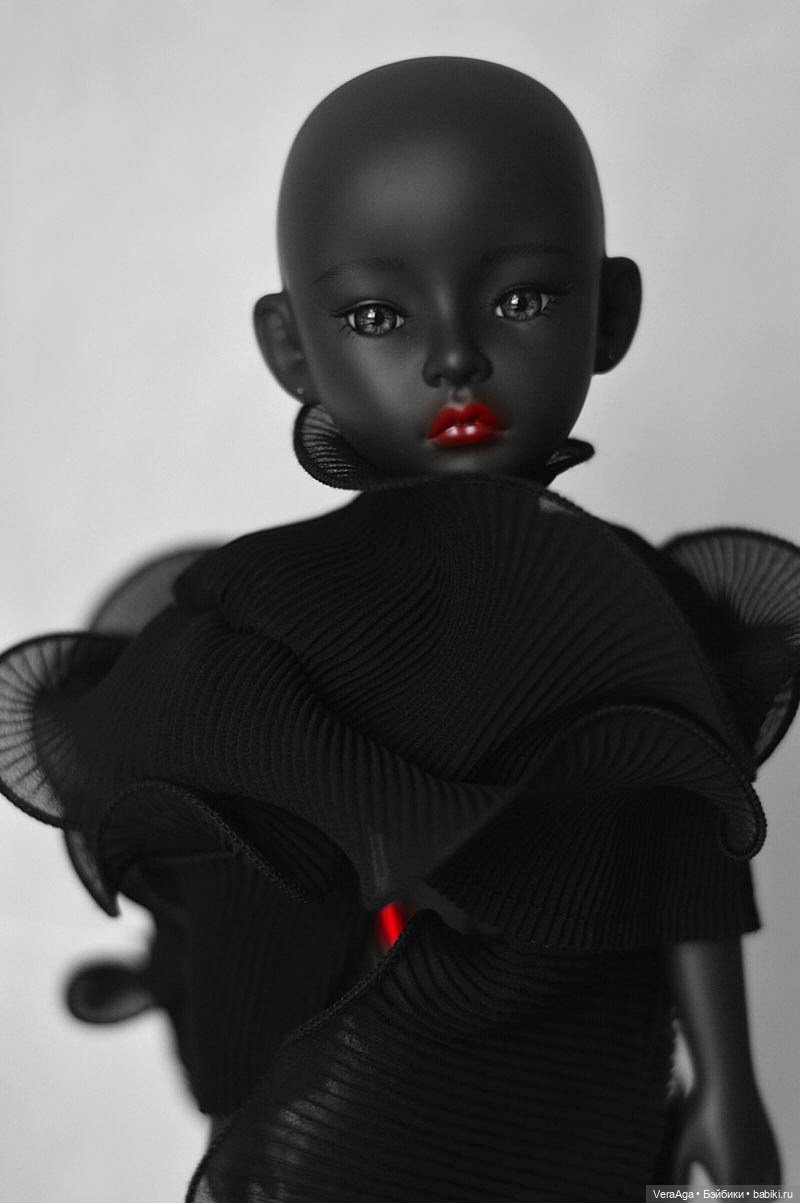 Амани: почти чёрно-белое — Куклы Ruby Red (Руби Ред) Fashion Friends: Siblies (фото 4)