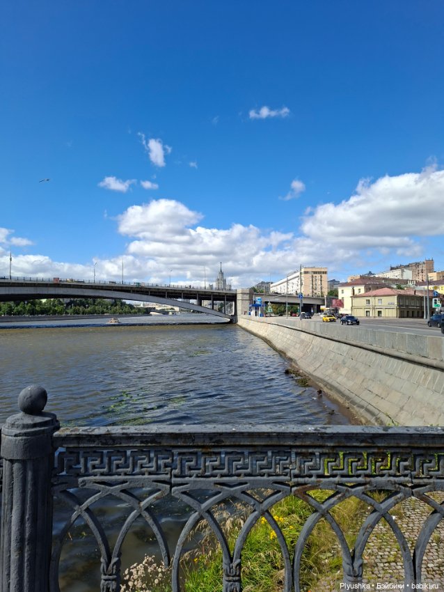 Новоспасский монастырь, Крутицкая набережная, Лили