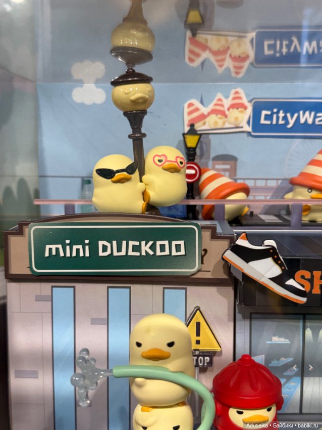 Ути 🦆 Mini Duckoo Citiwalk, Pop Mart витрина (фото 5)