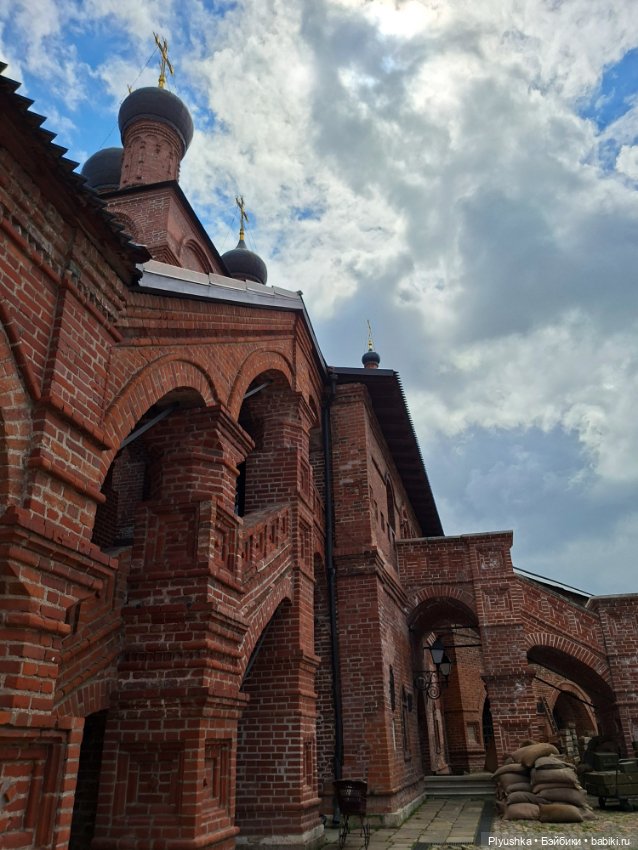 Крутицкое подворье. Часть вторая, с Камелией (фото 2)