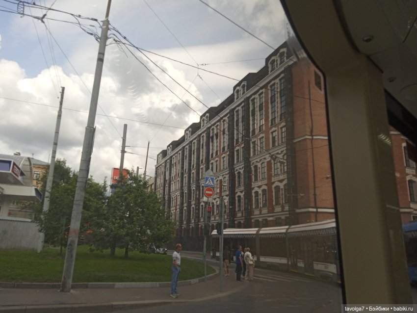 Pinkneon, трамвай 50, Бауманская