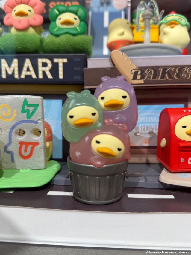 Ути 🦆 Mini Duckoo Citiwalk, Pop Mart витрина