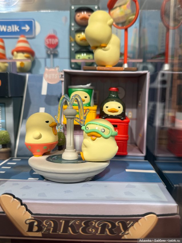 Ути 🦆 Mini Duckoo Citiwalk, Pop Mart витрина