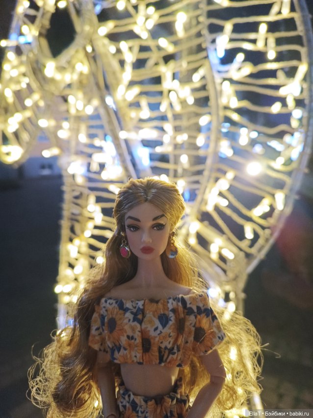 У фонтана — Куклы Integrity Toys (Интегрити): Poppy Parker