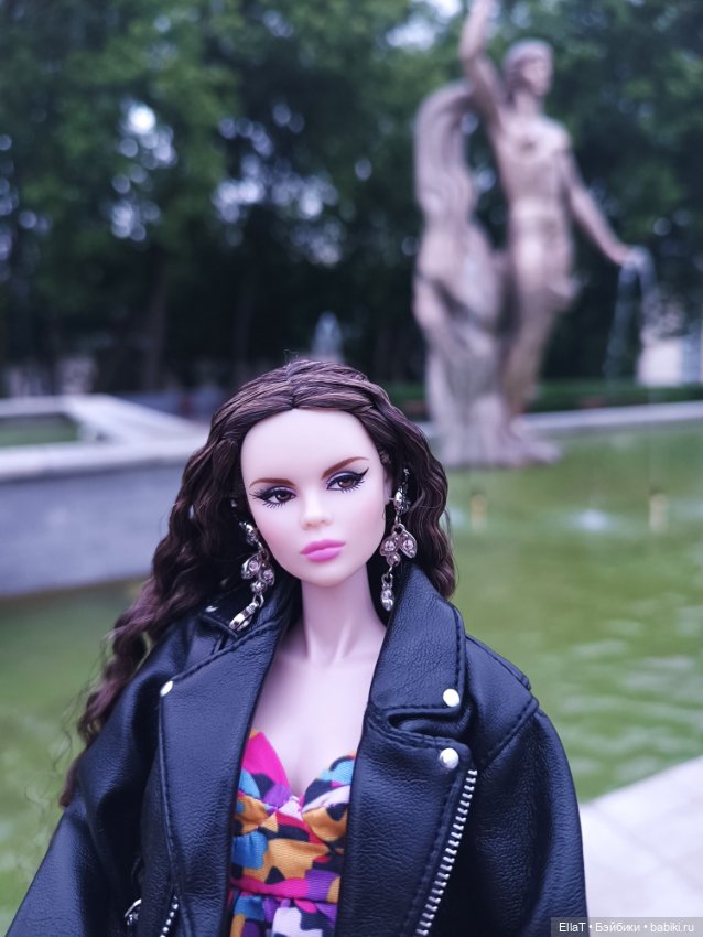 У фонтана — Куклы Integrity Toys (Интегрити): Poppy Parker (фото 3)