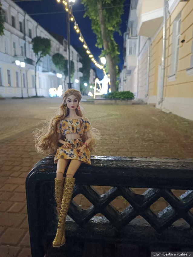 У фонтана — Куклы Integrity Toys (Интегрити): Poppy Parker