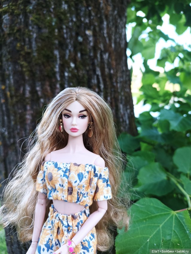 У фонтана — Куклы Integrity Toys (Интегрити): Poppy Parker