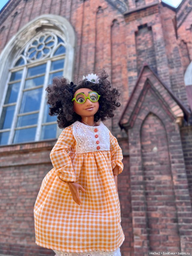Мирабель в Органном зале — Куклы Disney Animators и Принцессы Диснея: Disney Store (фото 5)