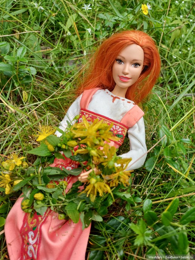 Федя и Агата в полях... И цветах🌼🌸🌾