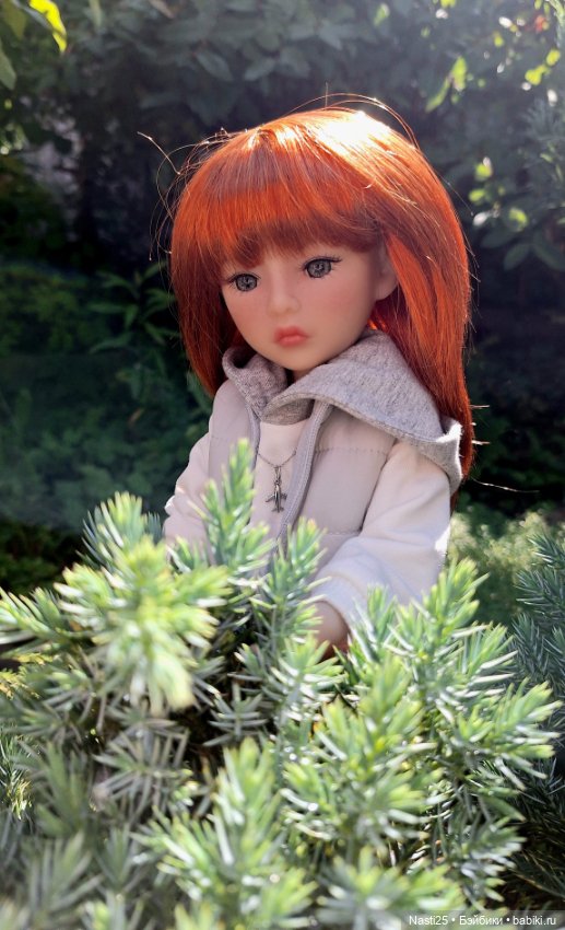 Агния на прогулке — Куклы Ruby Red (Руби Ред) Fashion Friends: Siblies