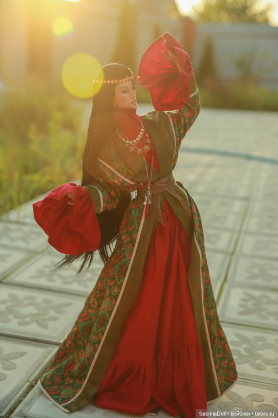 Нурай, танец в солнечных лучах