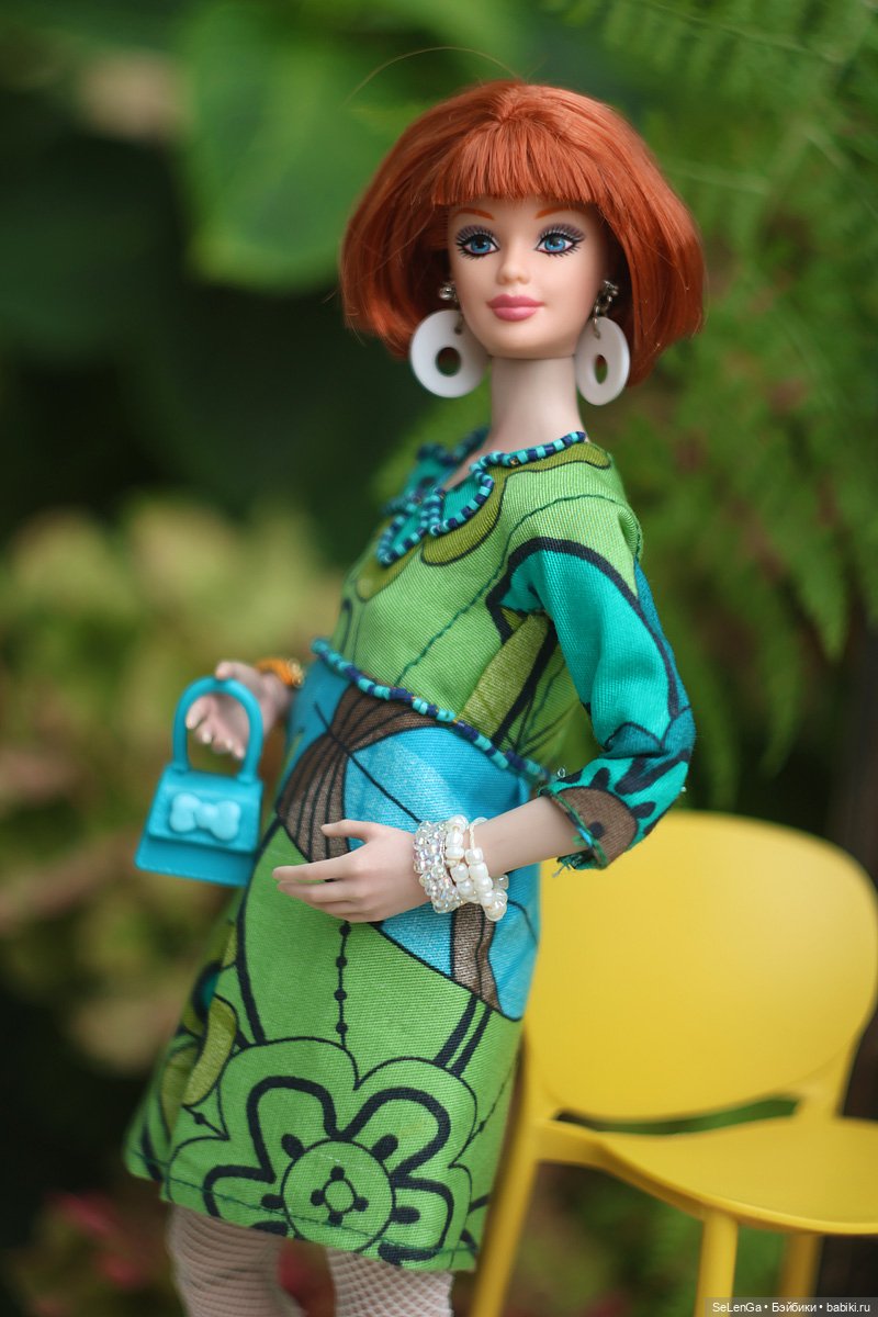 Барби в розовой шубке #Barbie Groovy 60-s (фото 9)