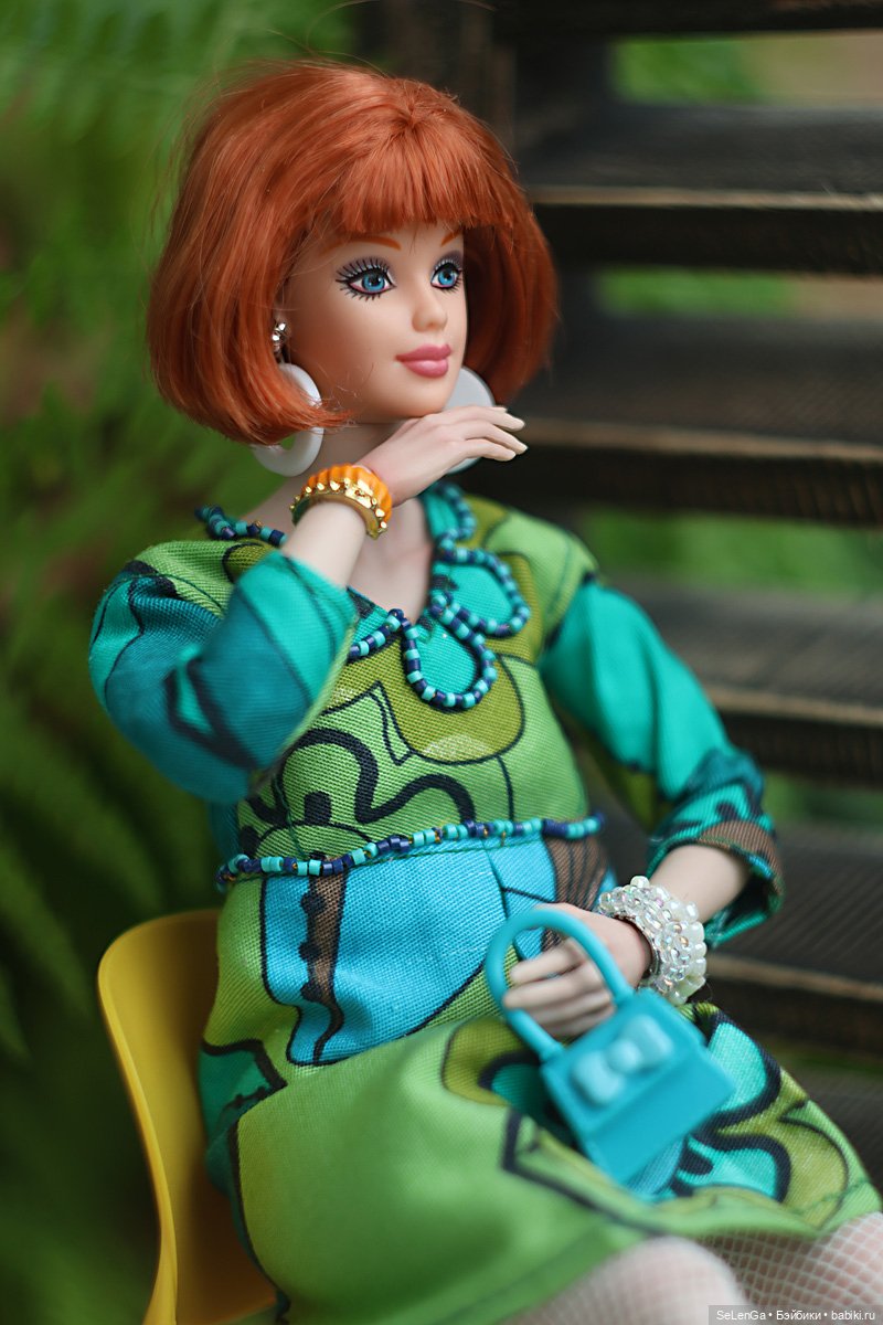 Барби в розовой шубке #Barbie Groovy 60-s (фото 6)