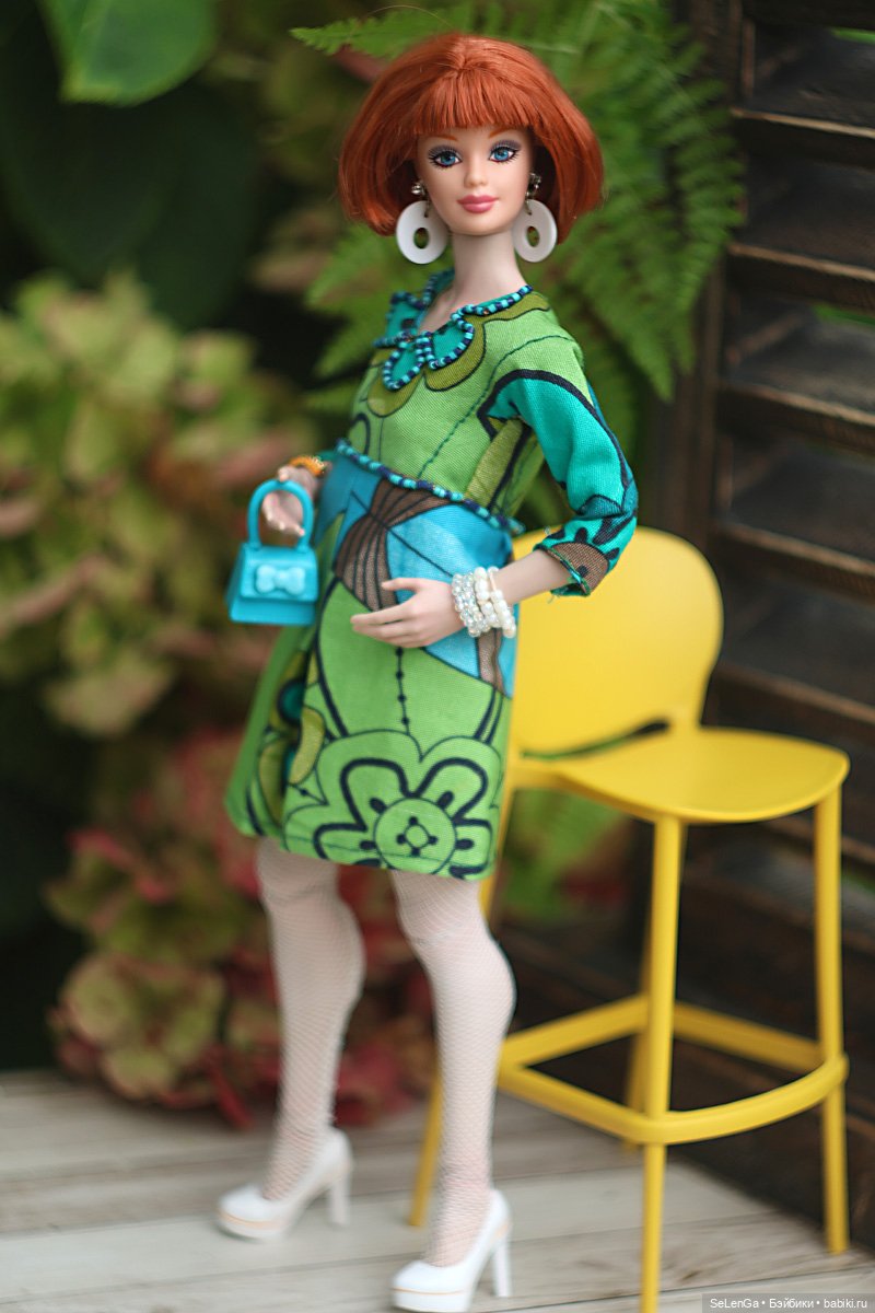 Барби в розовой шубке #Barbie Groovy 60-s (фото 10)