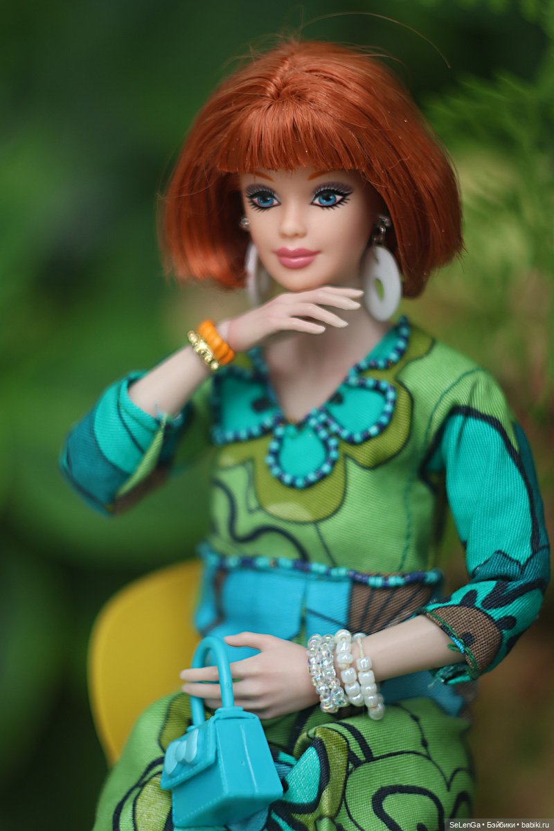 Барби в розовой шубке #Barbie Groovy 60-s (фото 8)