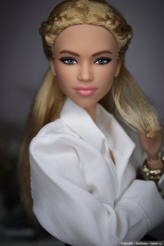 Barbie supergirl 2026. Back to school
