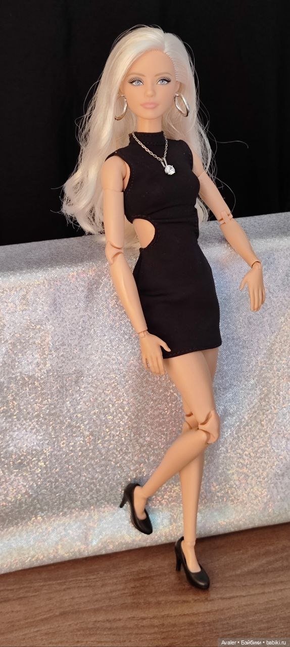 Маленькое черное платье: утонченная Лика (Barbie Basics Model 02) и большие планы (фото 2)