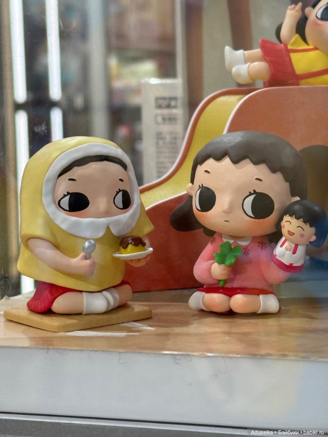 Витрина Pop Mart: Nyota + Chibi Maruko