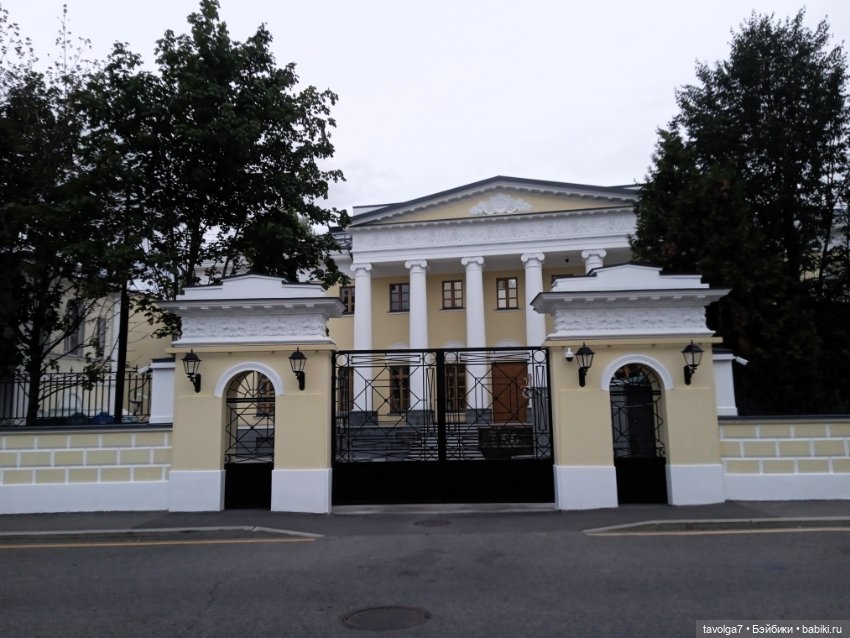 Pinkneon и секретная Москва