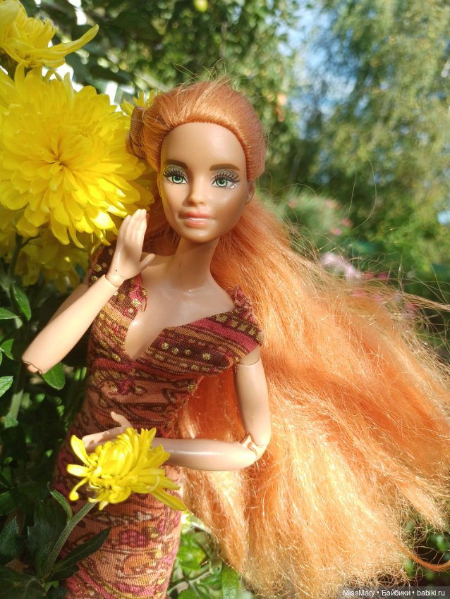 Рыжая лиса 🦊 и хризантемы 🌼