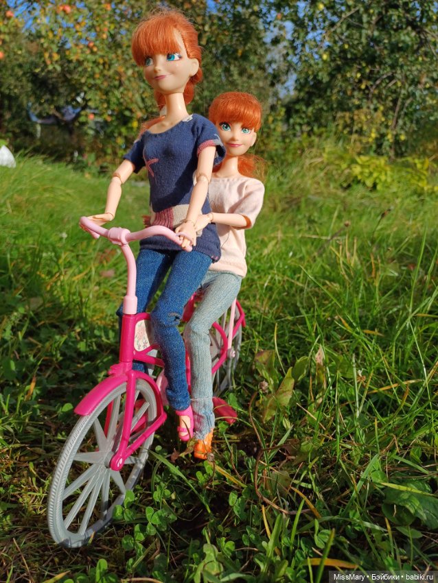 Анька и Танька на велопрогулке 🚲 (фото 9)