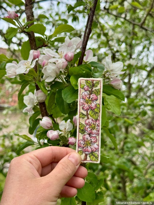Как мы с куклятами закладки вышивали