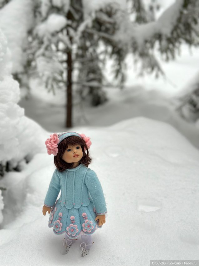 ❄️❄️❄️ «Снежные приключения маленькой фигуристки Роми: фотосессия на настоящем льду ⛸️»