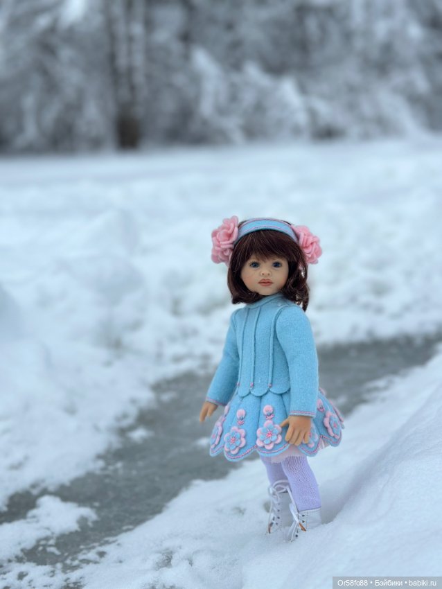 ❄️❄️❄️ «Снежные приключения маленькой фигуристки Роми: фотосессия на настоящем льду ⛸️»