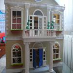 Семья кремовых котов