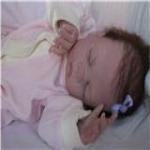 Мы переоделись, нарядились в бантик и решили показать, как мы сладенько спим.