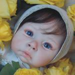 Робин от Adrie Stoete, на этот раз брюнеточка. Кукла реборн