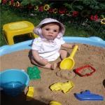 Леона на даче