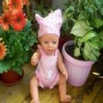 на улице лето,бонька приоделся.