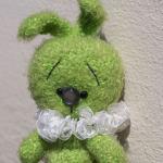 Вязанные игрушки крючком - Зайчик в стиле Samantha Lutterotti - схема