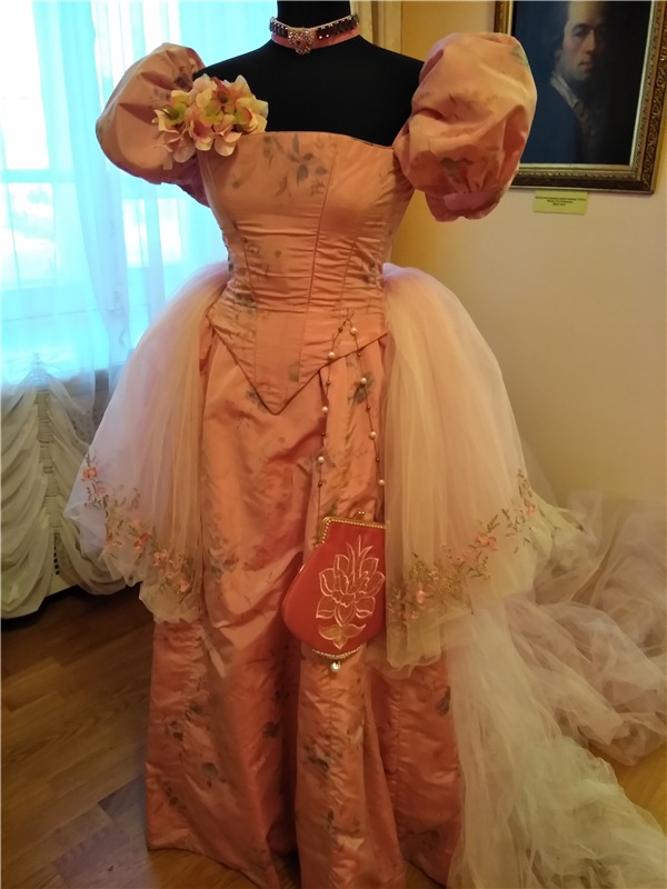 Выставка костюмов к фильму " Матильда", часть 2