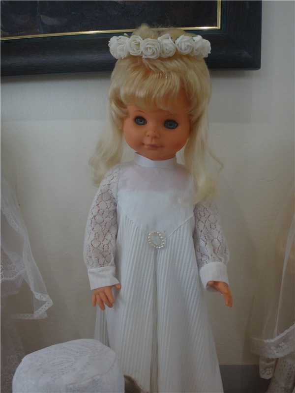 Выставка " Лабиринты кукольной жизни"