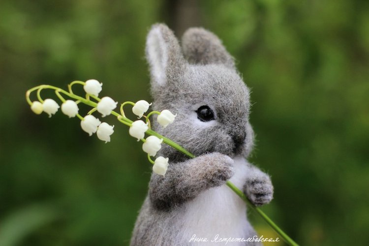 Заинька — Валяные игрушки из шерсти: сухое валяние