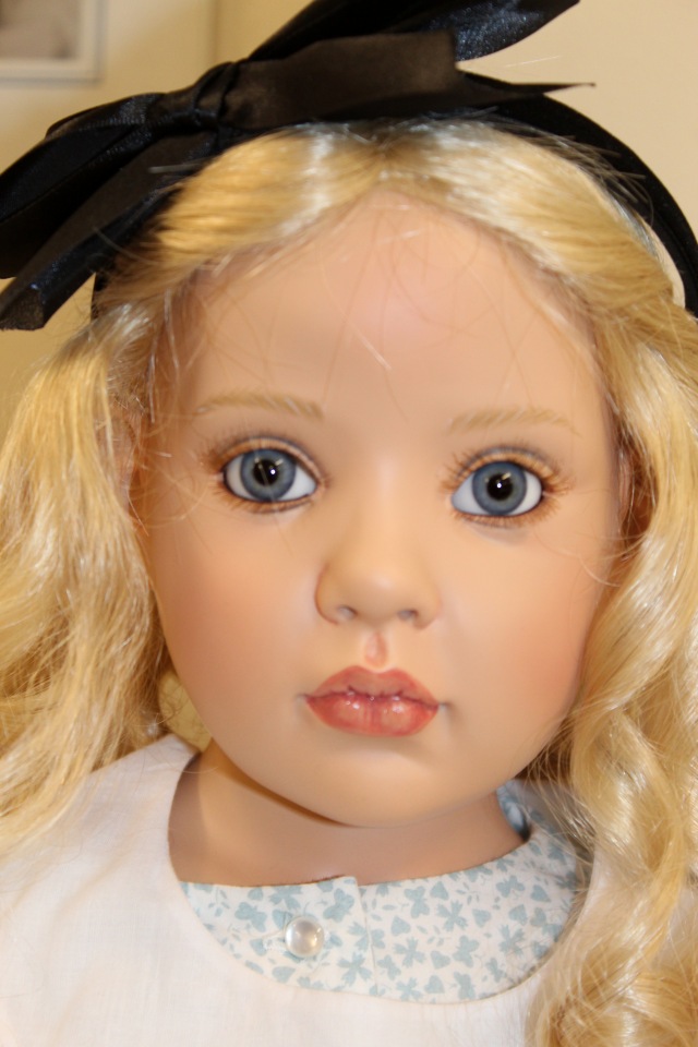 Встреча коллекционеров в магазине. Выбор кукол из новой коллекции Гюнзел. Часть первая - Алиса. ОПРОСНИК