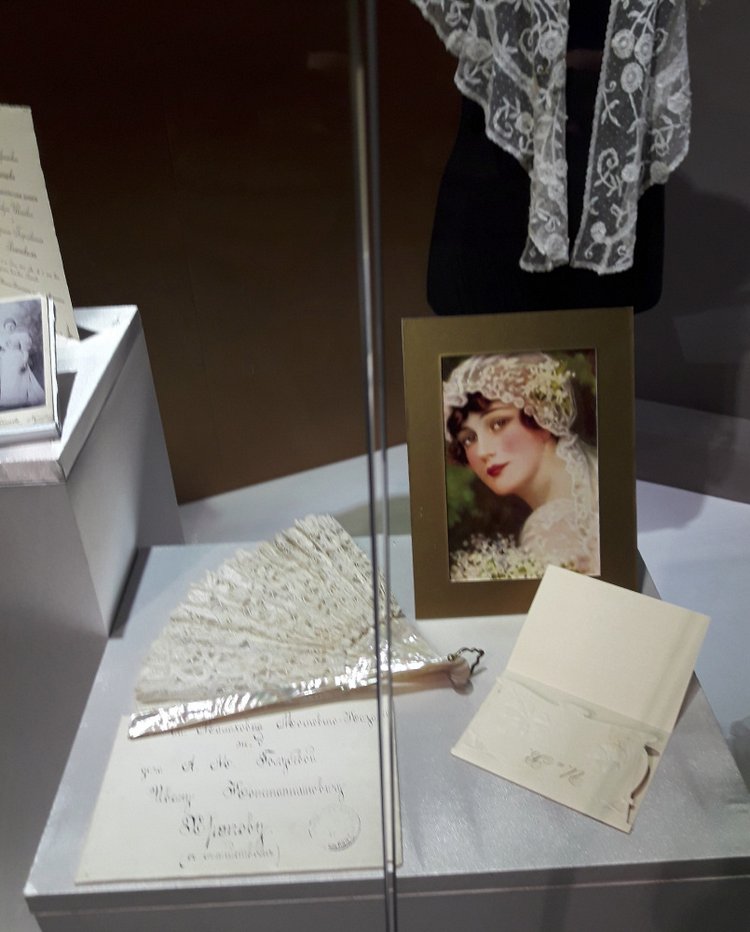 Выставка "Узоры свадьбы кружевной". Зал 2 | Бэйбики Выставка "Узоры свадьбы кружевной". Зал 2