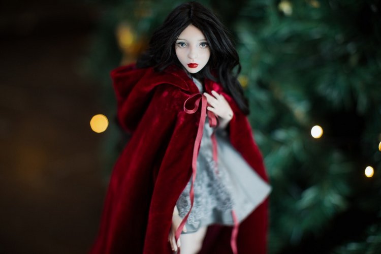 Девушка с татуировкой павлина и Красная Шапочка - фарфоровые куклы | Бэйбики Девушка с татуировкой павлина и Красная Шапочка - фарфоровые куклы