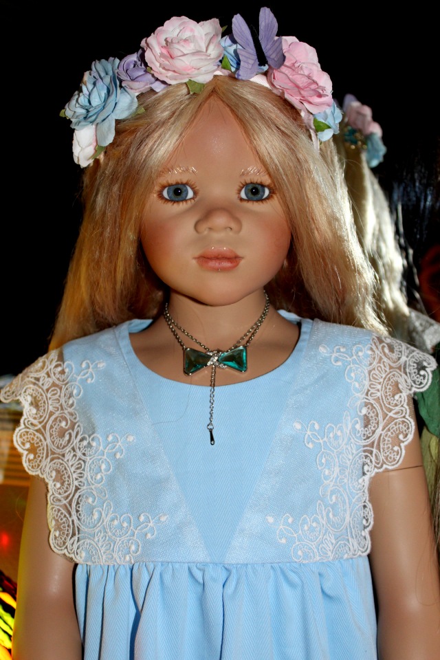 Две блистательные блондиночки, Нандини и Сарай