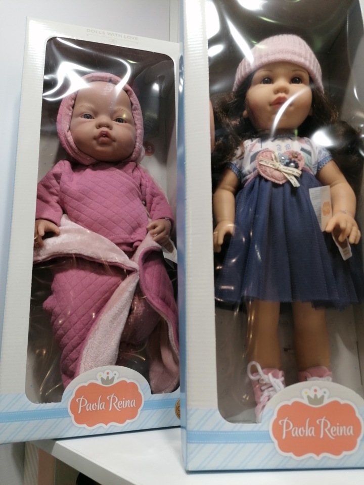 Видео про Барби и игрушки для девочек - Подбираем новые образы для Барби. Игры одевалки куклы Барби