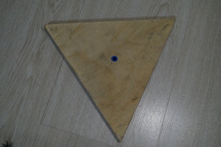 Третья выписка декабря. Ещё одна ёлочка здорова! Как починить шейное крепление кукломужчины (мои ошибки и способы их