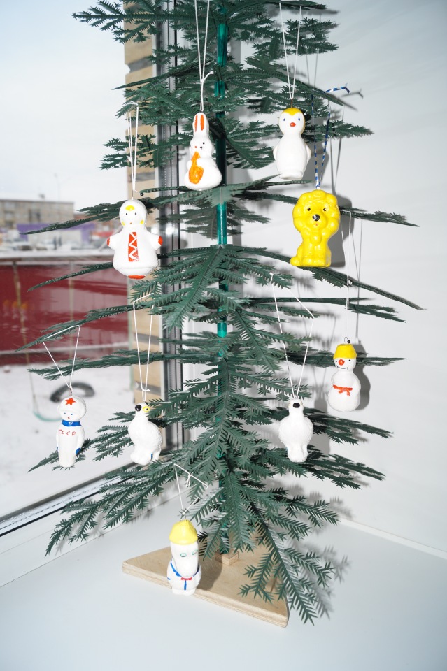 Третья выписка декабря. Ещё одна ёлочка здорова! Как починить шейное крепление кукломужчины (мои ошибки и способы их