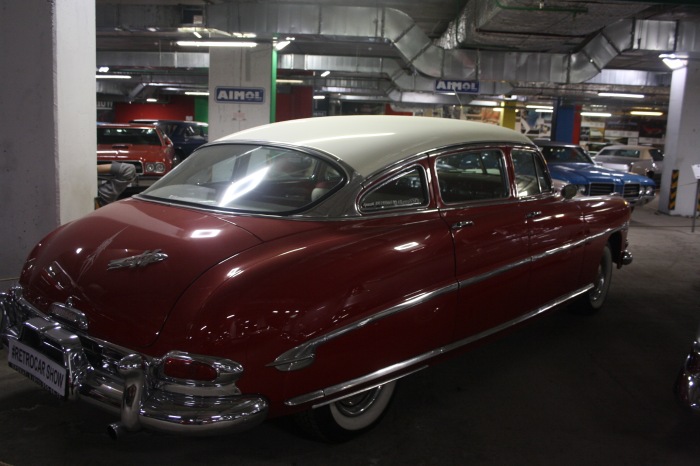 Петербург: выставка ретро автомобилей