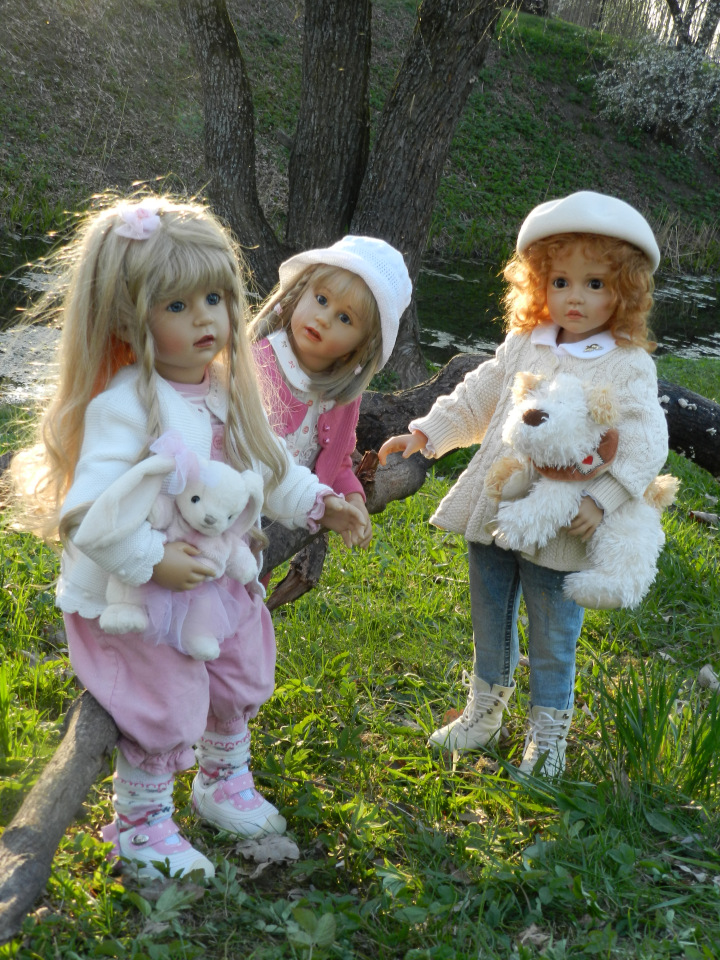 Прогулка подружек тёплым вечерком