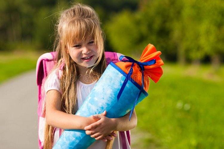 Что такое Schultüte? И с чем его едят